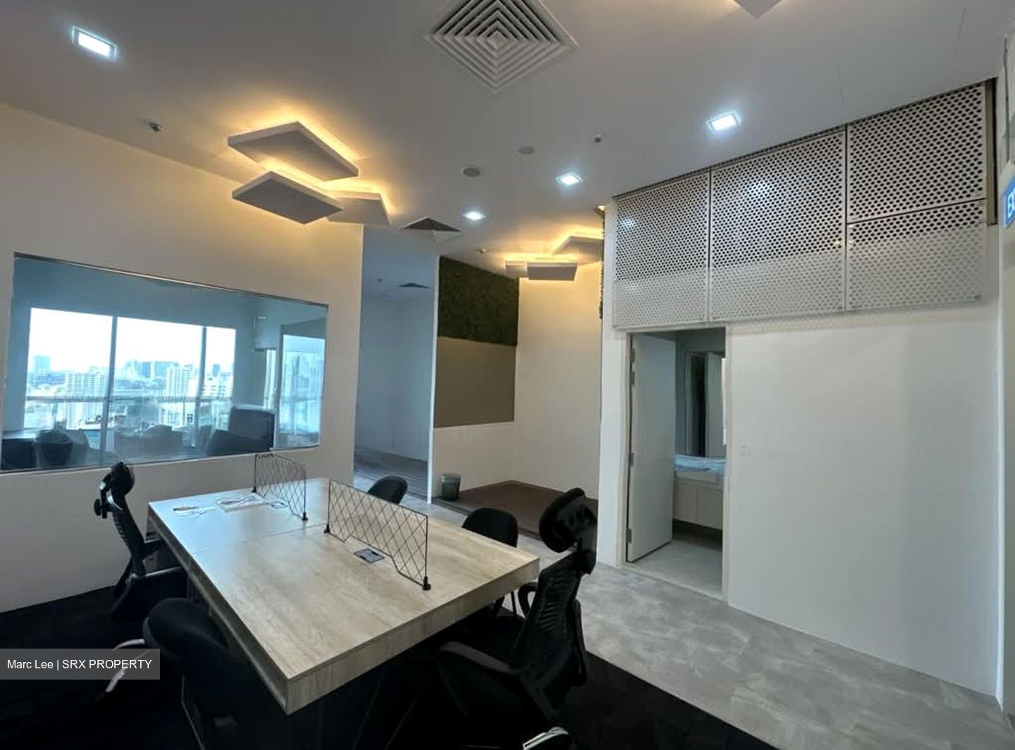 Centrium Square (D8), Office #591525011